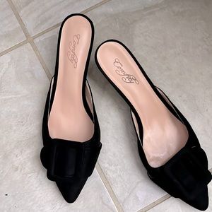 Comfity kitten heel mule, size 10